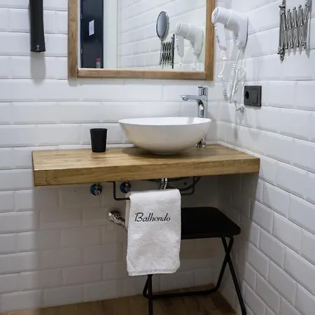 Balhondo Open Village *