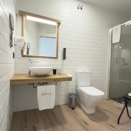 Balhondo Open Village *